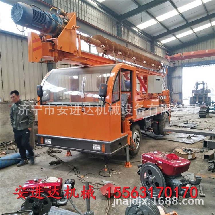 濟(jì)寧廠家長(zhǎng)螺旋打樁機(jī) 螺旋鉆孔機(jī) 護(hù)欄立柱打樁機(jī) 公路護(hù)欄鉆機(jī)
