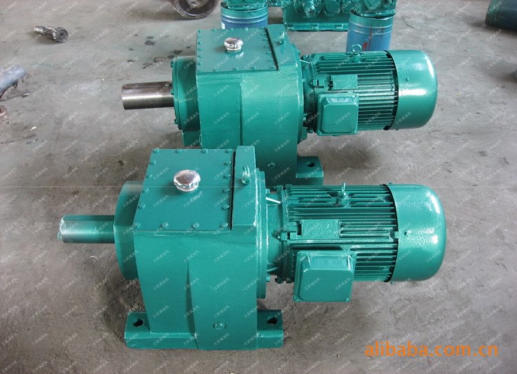 供應R137/RF137斜齒輪減速電機/齒輪箱