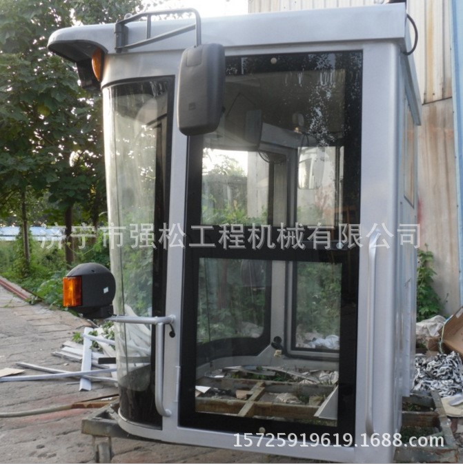 大量玉米收割機(jī)駕駛室.,農(nóng)業(yè)機(jī)械駕駛室 廠家駕駛室