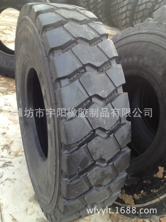 礦用工程輪胎14.00R24 寬體自卸車輪胎1400R24輪胎