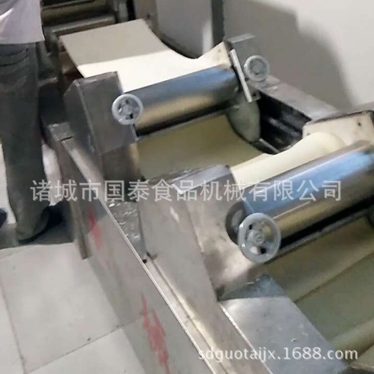 半干面生鮮面生產(chǎn)線 全自動半干面加工設備 面食連續(xù)加工成套設備