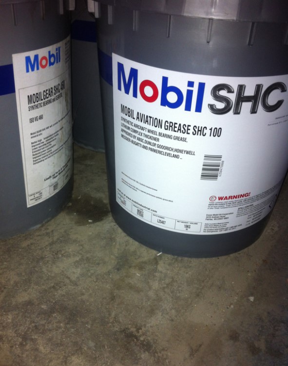 MOBIL AVIATION GREASE SHC 100 美浮SHC100合成航空潤滑脂 16KG
