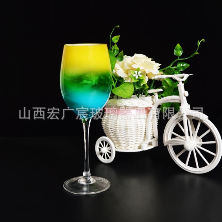 彩色玻璃紅酒杯 家居裝飾酒柜噴色高腳杯 時(shí)尚創(chuàng)意玻璃工藝品擺件