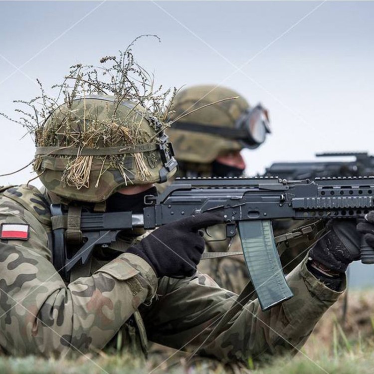 真人cs cs战场 真人cs对战 真人cs角色扮演 野外cs战场