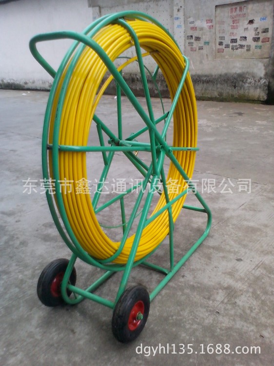 供應(yīng)鑫達(dá)玻璃鋼材質(zhì)13MM150M長距離井道線路管道穿管器