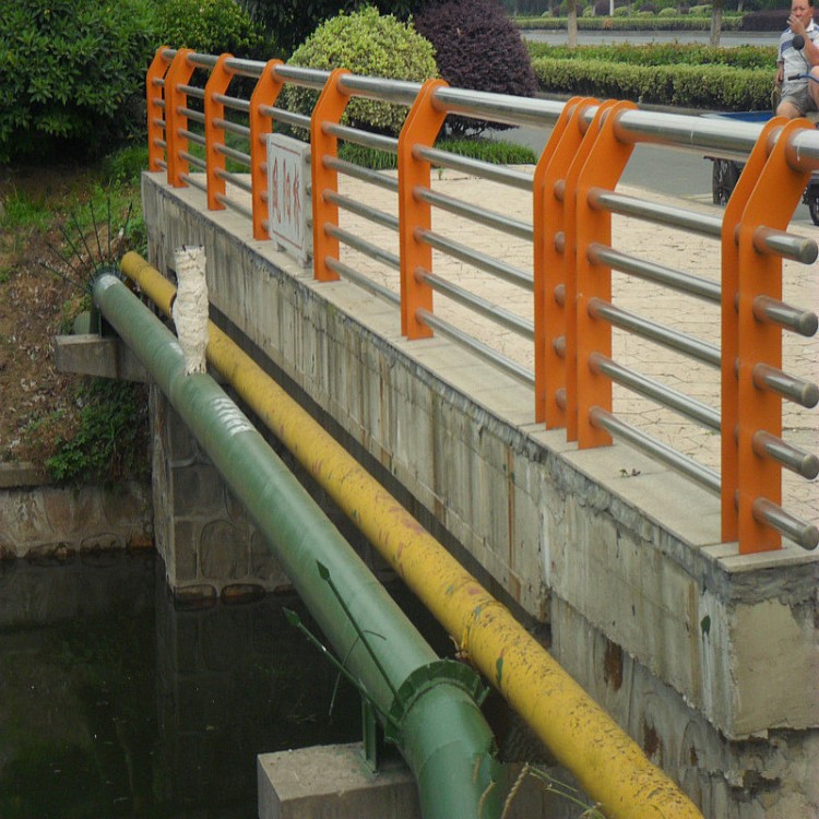 廠家直銷不銹鋼防撞欄桿 河道景觀隔離護欄 河道隔離柵欄