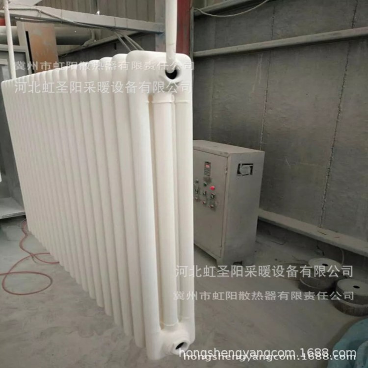 廠家直銷鋼制暖氣片散熱器QFGZ3鋼三柱暖氣片防腐家用自動焊接