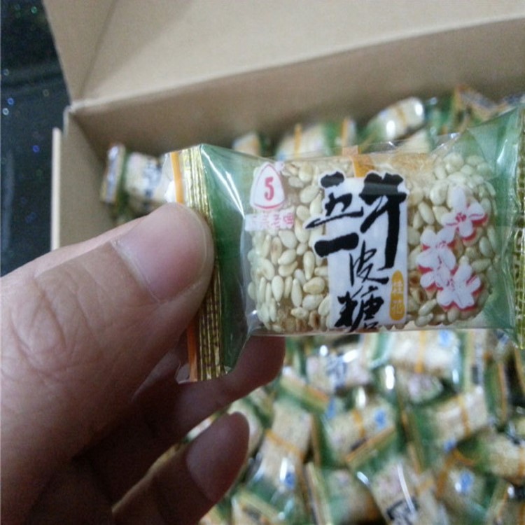 廠家批發(fā) 休閑食品 揚(yáng)州特產(chǎn)五一牛皮糖 桂花口味 500g  牛皮糖