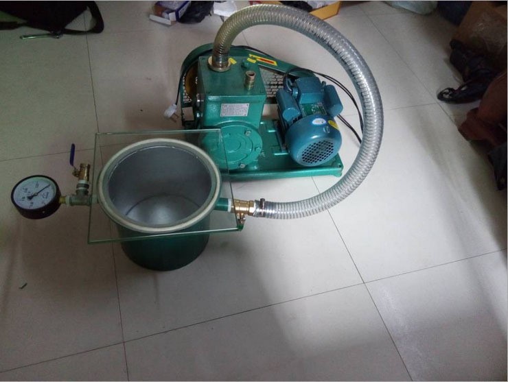 廠家直銷 旋片真空泵 工藝品抽膠脫泡 環(huán)氧樹脂AB膠水 抽真空機(jī)