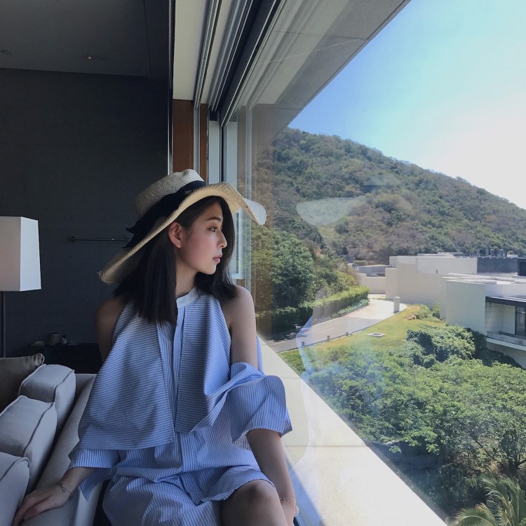 度假風 設計感性感露肩藍白條紋寬松襯衫裙圓領連衣裙a字裙女夏