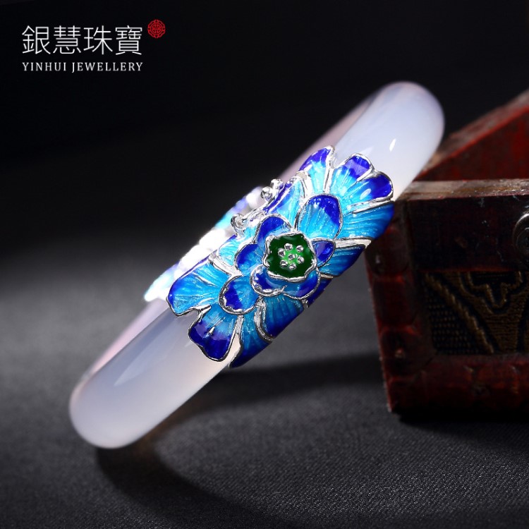 壹鹿銀 S925銀景泰藍(lán)琺瑯復(fù)古蓮花白玉髓瑪瑙女士手鐲批發(fā)