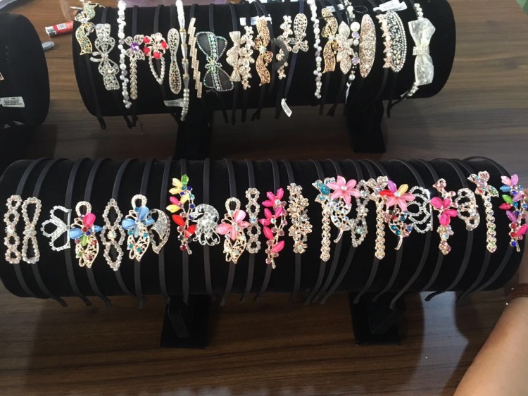 供应商机 商业服务 广告设计其他商业服务 哎呀呀饰品 跑江湖地摊批发