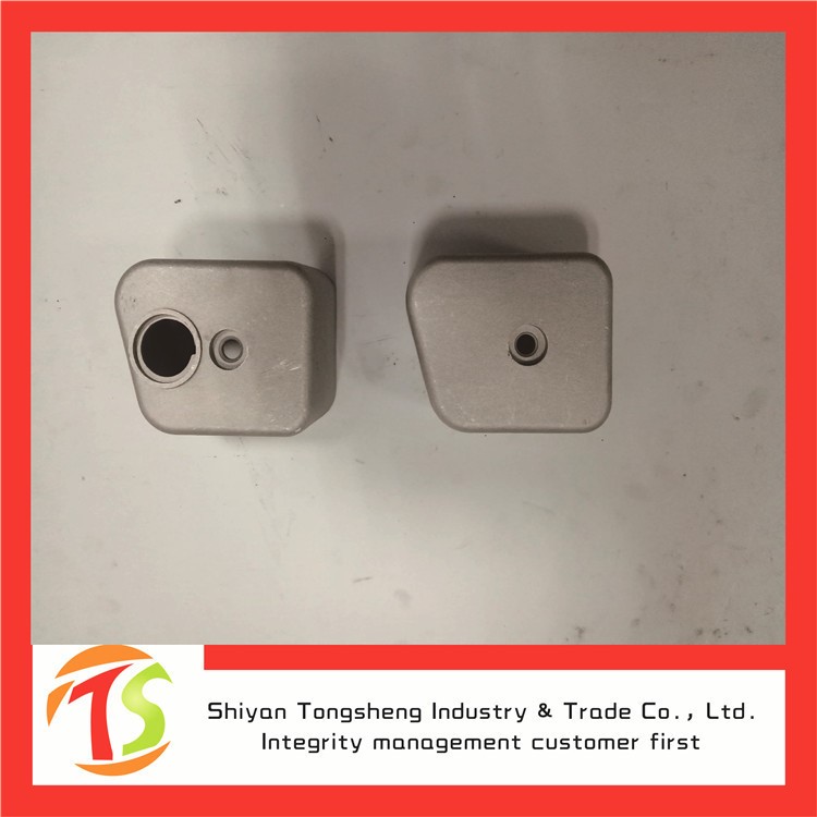 供應 東風康明斯6BT發(fā)動機氣閥室罩蓋A3928405/3928404