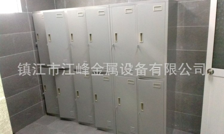 江蘇省廠家出售更衣柜  技術(shù) 質(zhì)量均已通過安檢標(biāo)準(zhǔn)