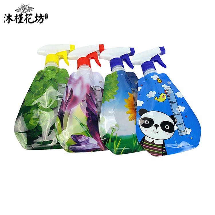 多功能旋轉(zhuǎn)噴水噴霧水袋 環(huán)?？烧郫B塑料噴水壺 500ml容量批發(fā)