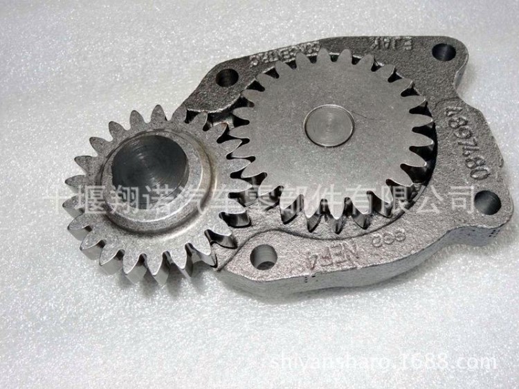 依維柯發(fā)動(dòng)機(jī)機(jī)油泵504047581  4897480汽車配件