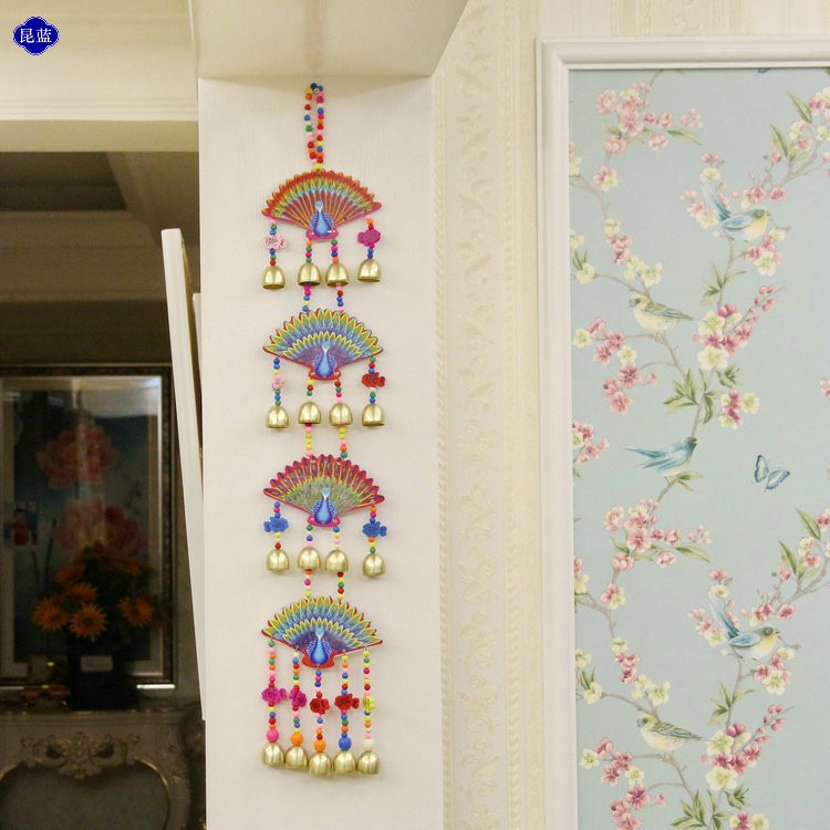 云南民族風飯店餐廳店鋪木板裝飾孔雀鈴鐺掛飾墻壁墻面裝飾品掛件