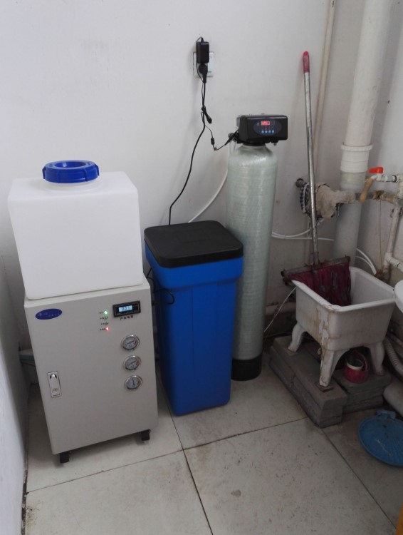 廠家直銷化驗室30L超水機 生化分析儀水機 去離子水水機