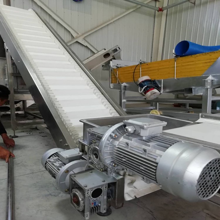 塑料鏈板裙邊擋板提升機(jī)免拆卸清洗皮帶輸送機(jī)平走提升無漏料特賣