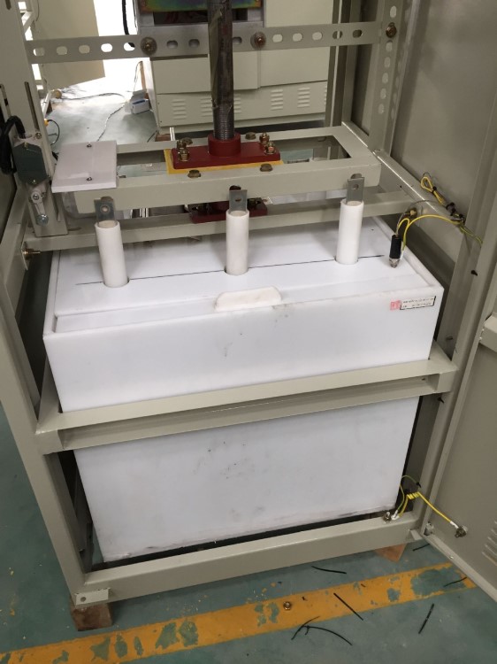 绕线水阻柜液体软启动装置