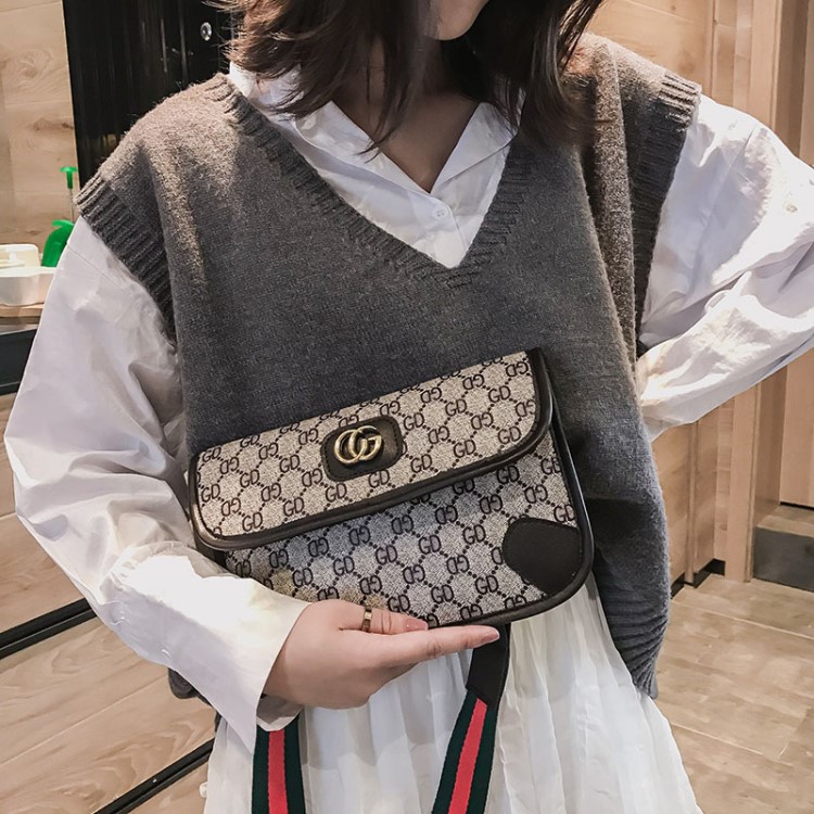 女包ins新款GD字母復(fù)古腰包郵差信封女包彩帶斜挎包百搭手拿小包