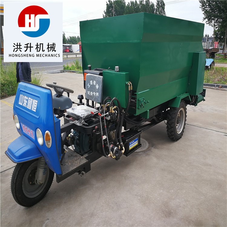 降低作業(yè)成本飼料混合攪拌機(jī)牛場(chǎng)養(yǎng)殖場(chǎng)專用安徽牛場(chǎng)電動(dòng)單側(cè)撒料