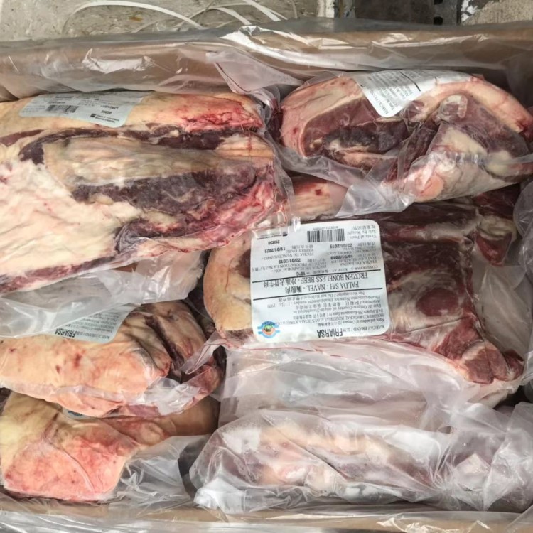 阿根廷牛胸腹肉，可以做牛腩、切肥牛片、切牛肉塊。便宜實惠