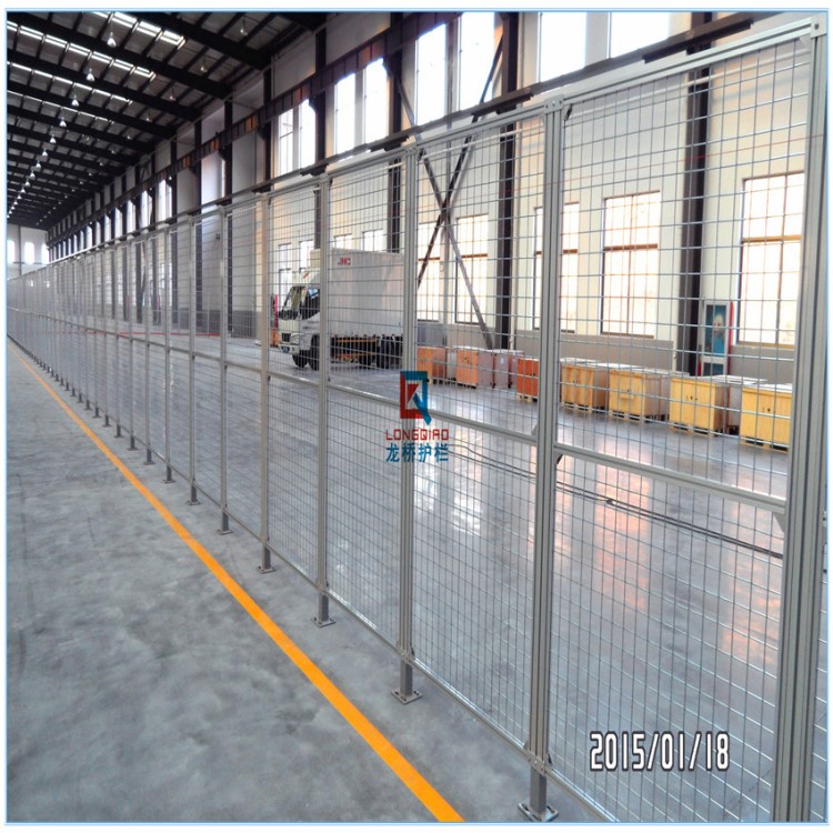 大連鋁合金隔離網/用于大型企業廠區隔離/鋁合金邊框鍍鋅鋼絲組成