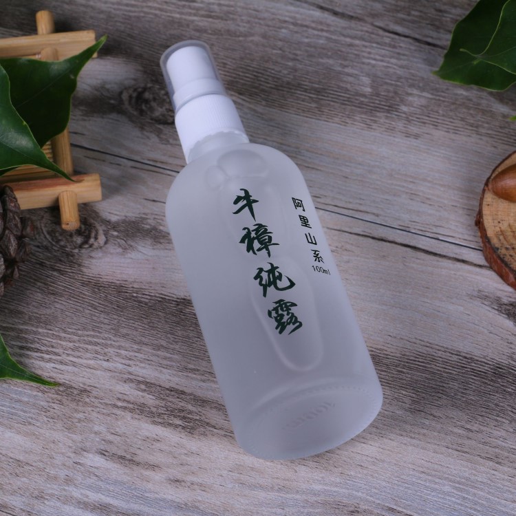 臺灣牛樟樹根露 100ml噴霧裝護膚化妝品老少通用 緩解干燥防曬