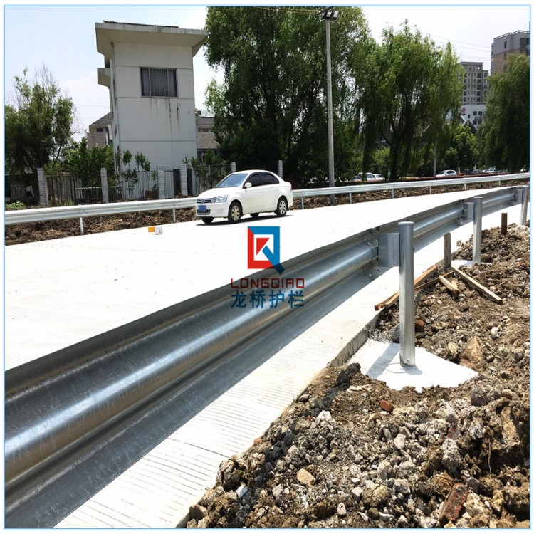 紹興鄉(xiāng)鎮(zhèn)道路防撞護(hù)欄/紹興波形防撞護(hù)欄/龍橋護(hù)欄廠直銷