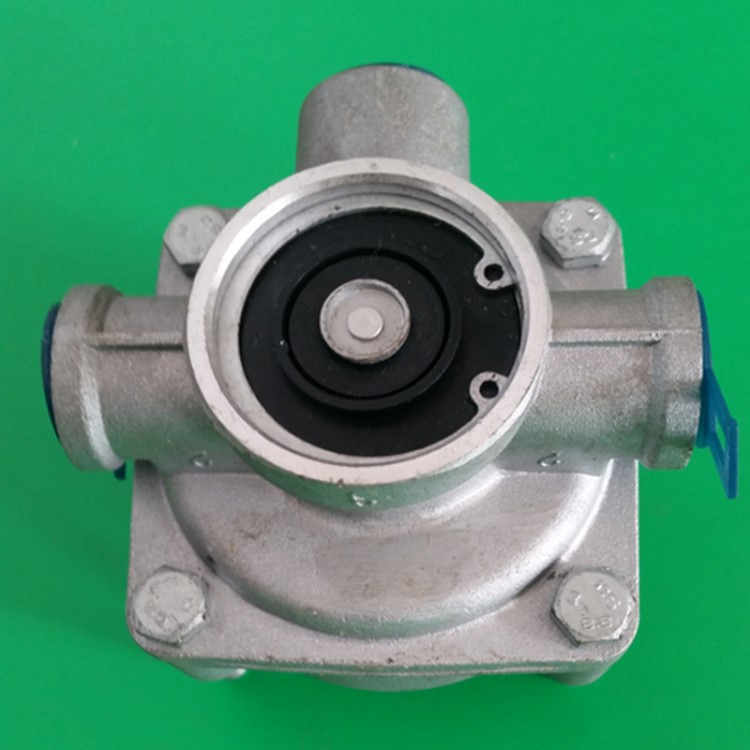 生产供应重汽 豪沃配件 刹车继动阀总成wg9000360524