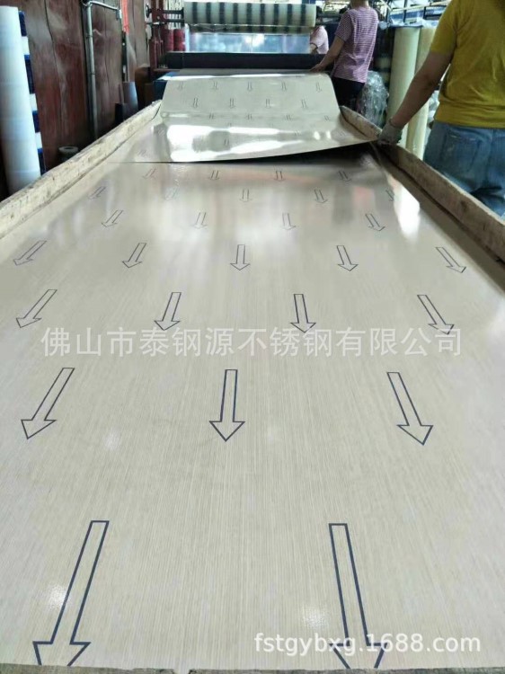 櫥柜木紋廚柜門板304不銹鋼熱轉(zhuǎn)印木紋板熱轉(zhuǎn)印鍍鋅板木紋板