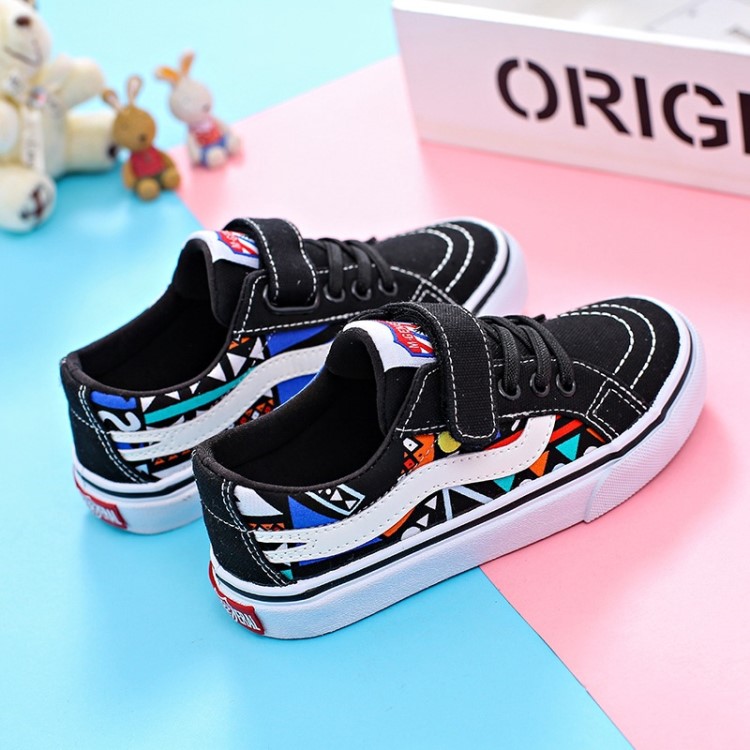 2018春季新款兒童帆布鞋女童布鞋中童小白鞋男童休閑魔術(shù)貼小童鞋