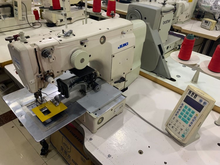 原装重机210d电脑花样机 服装电脑各种皮带皮牌商标等缝纫机