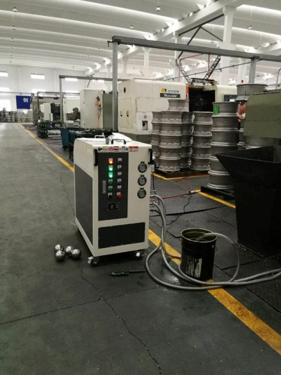 切削液清槽機 磨削液槽清理機 CNC機臺配套工具移動式液槽清理機
