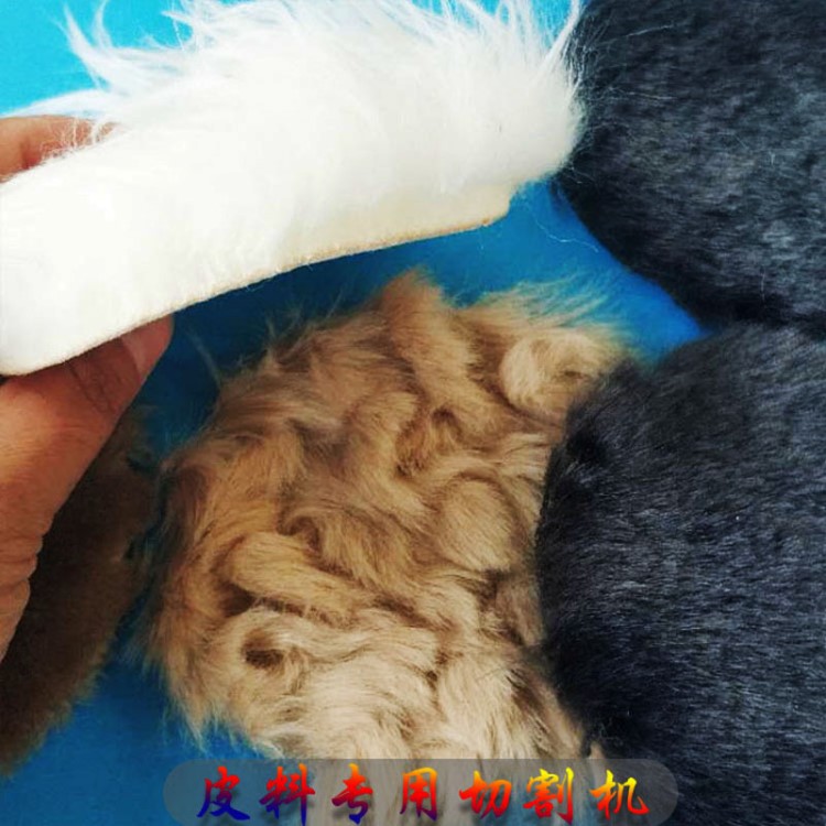 全自動電腦數(shù)控激光切割機 顆粒絨毛絨玩具 皮毛 裁皮機濟(jì)南廠家