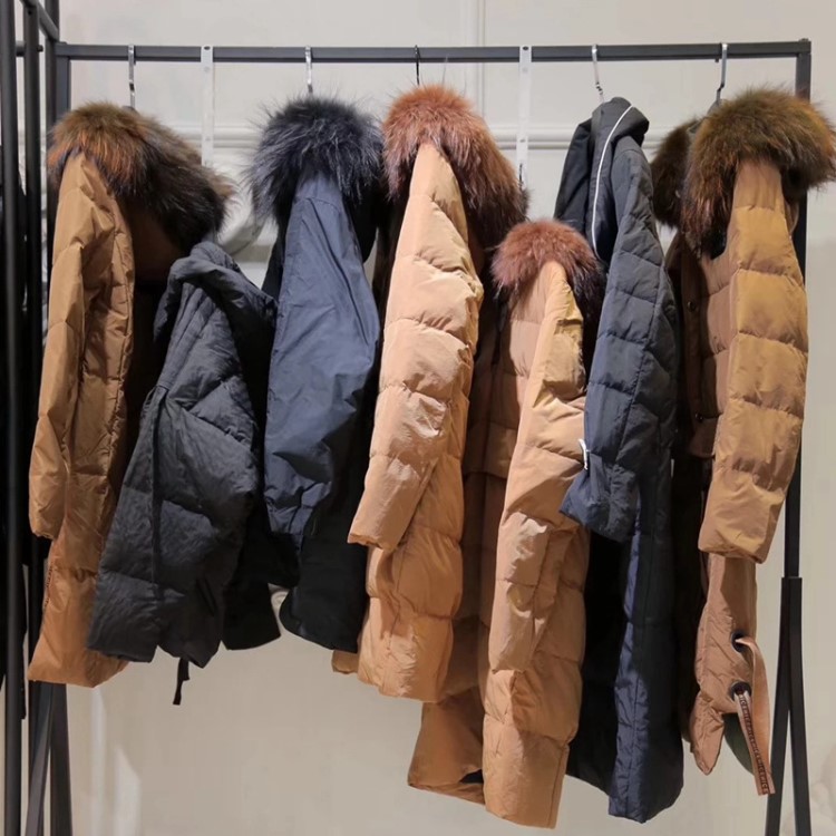 瑞林珈娜19冬女裝杭州一線品牌羽絨服長款歐美時(shí)尚大毛領(lǐng)壹丁蒙口
