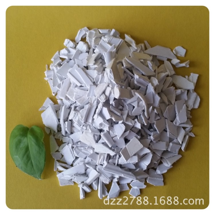 廠家供應(yīng)PVC破碎料墻壁板原料pvc破碎料 PVC塑鋼粉碎料