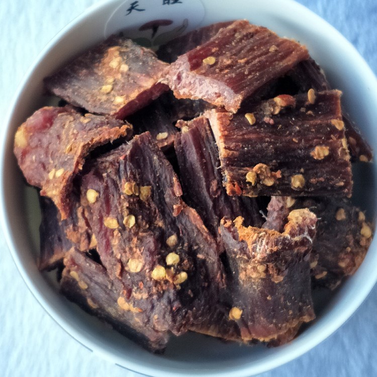 西藏特產(chǎn)一件代發(fā)風(fēng)干牦牛肉香辣五香可混裝散裝250g/袋零食批發(fā)