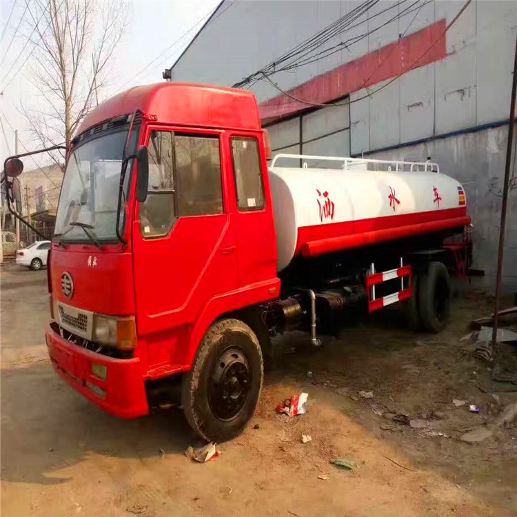 漳州二手東風(fēng)8立方灑水車 小型綠化灑水車 工程灑水車訂購(gòu)價(jià)格