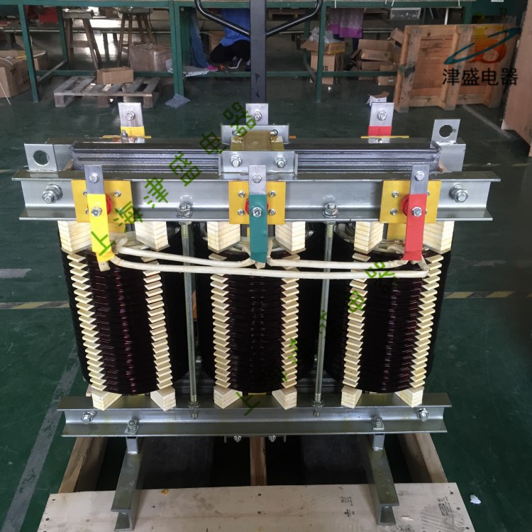 太陽(yáng)能逆變電源光伏變壓器SG-300KVA270V/380V三相光伏隔離變壓器