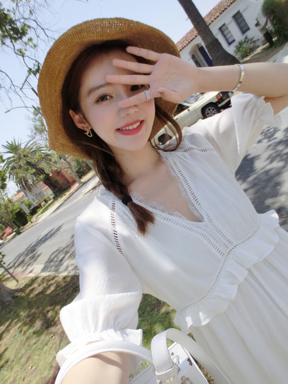 沙灘裙女夏2018新款 海邊度假巴厘島顯瘦三亞超仙鏤空泰國(guó)連F200