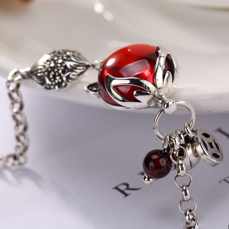 壹鹿銀S925銀復古馬克賽石鑲嵌石榴紅狐貍百搭女士手鏈批發