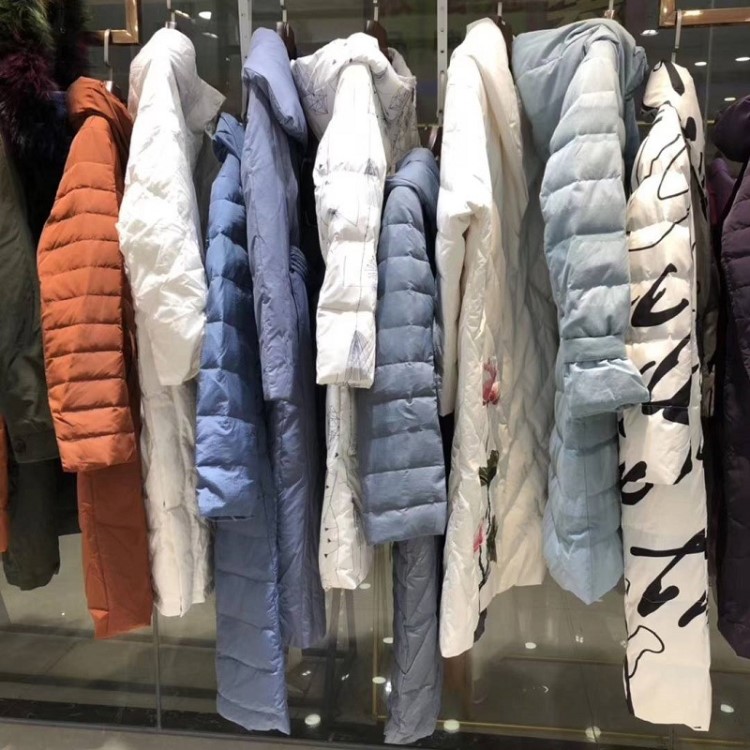 雷迪爾恒19羽絨服品牌折扣尾貨批發(fā) 庫存尾貨 品牌折扣女裝走份