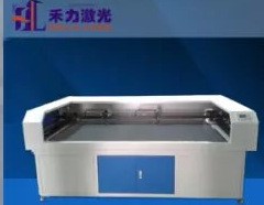 皮標 皮牌 領標 膠章輔料貼布繡激光切割機