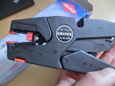 Knipex  凱尼派克 12 40 200 SB 自調(diào)絕緣導(dǎo)線剝線鉗