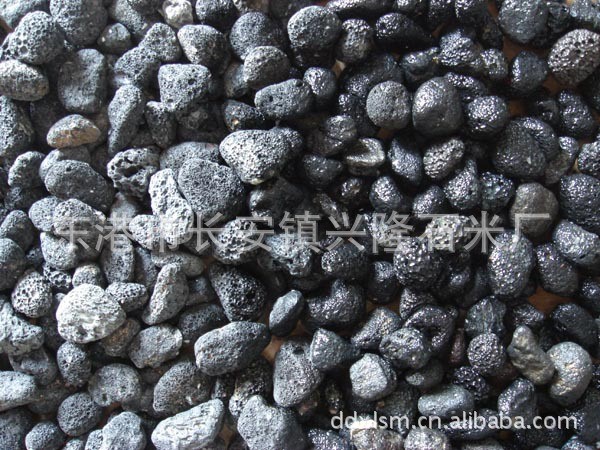 丹東廠家常年供應黑色火山巖球、火山碎石