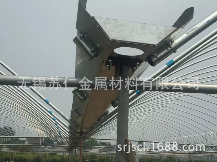 連體溫室大棚鋼架 連棟大棚 焊接連體大棚 單跨簡(jiǎn)易連體溫室大棚