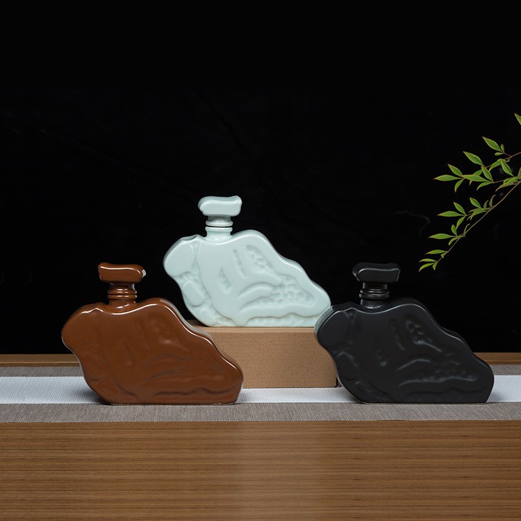 景德鎮(zhèn)創(chuàng)意陶瓷酒瓶1斤裝藝術(shù)復(fù)古白酒壺 家用密封空酒壇廠家批發(fā)
