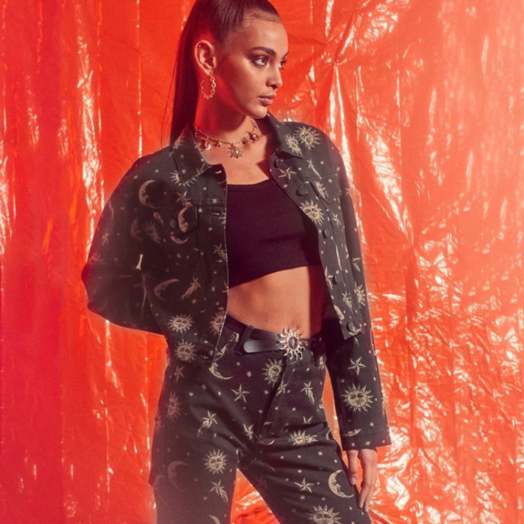 時尚潮牌星月系列帥氣短外套女 92283初秋新款寸衫領(lǐng)單排扣上衣